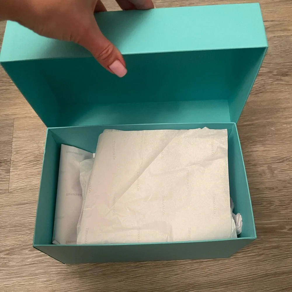 NEW TIFFANY BLUE BOX AND BAG - Picture 2 of 5